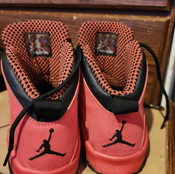 Jordan Chicago 10s size 6.0 - Picture 3 of 6